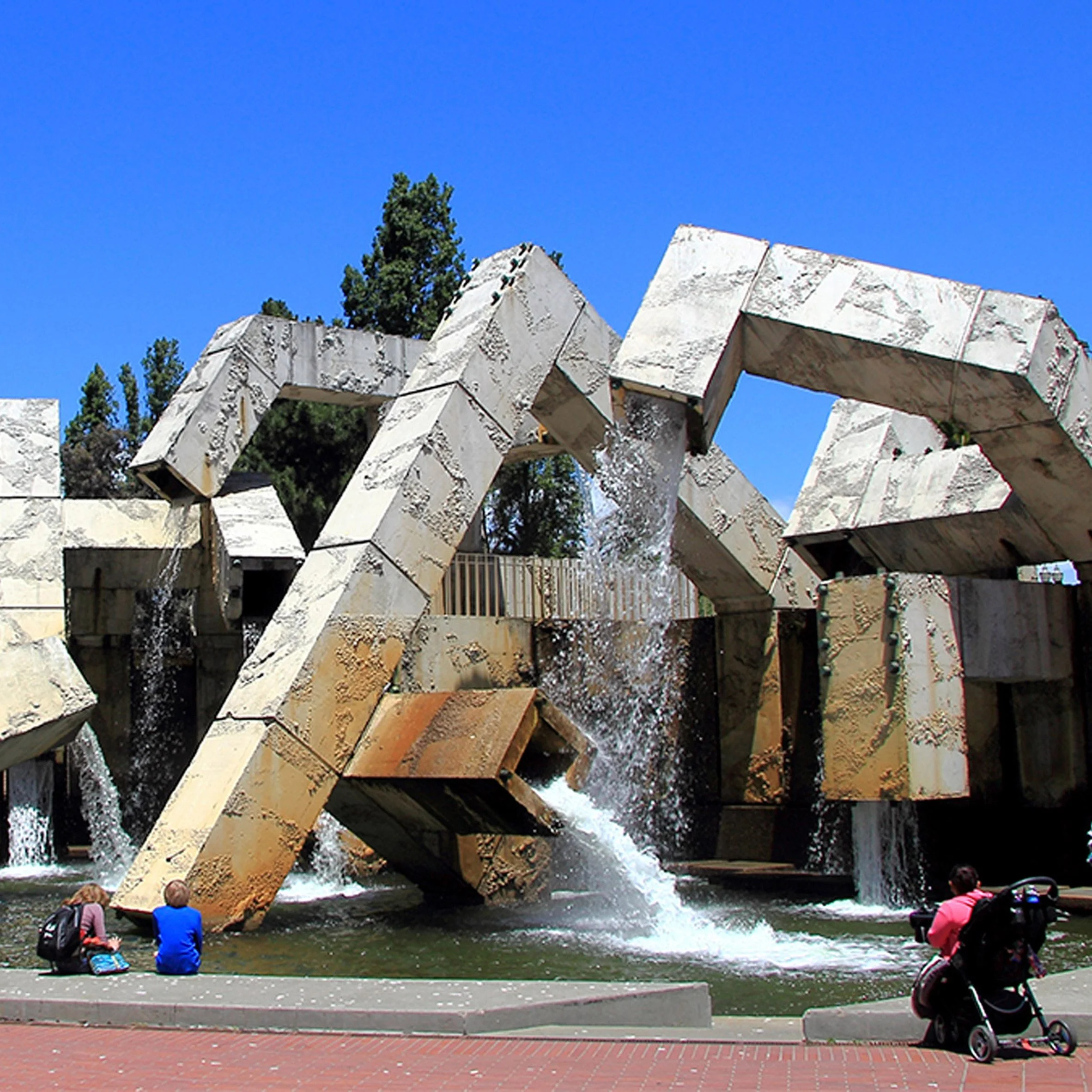 Vaillancourt Fountain